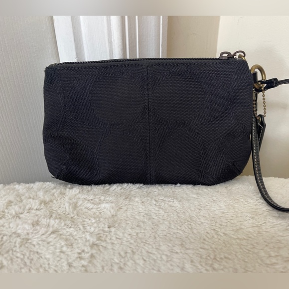 Coach Wristlet EUC - Picture 4 of 9
